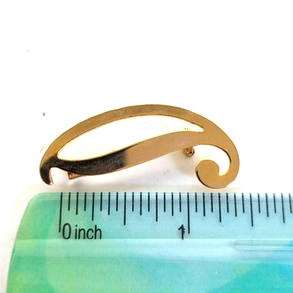 Vintage MCM Gold Tone Cursive "D" Music Note Swirl Pin Brooch - Picture 3 of 3